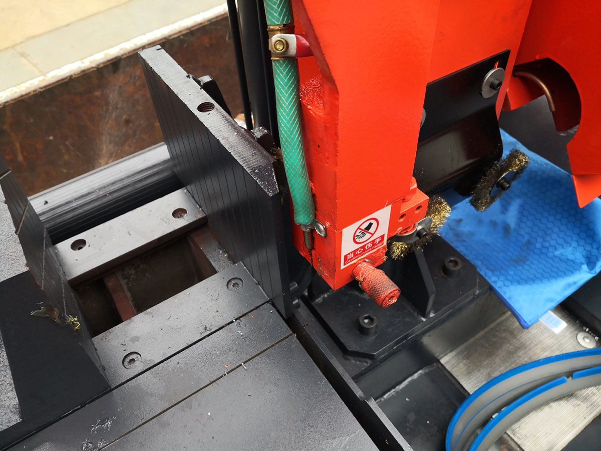 1727171224665427.jpg 鋸床廠家