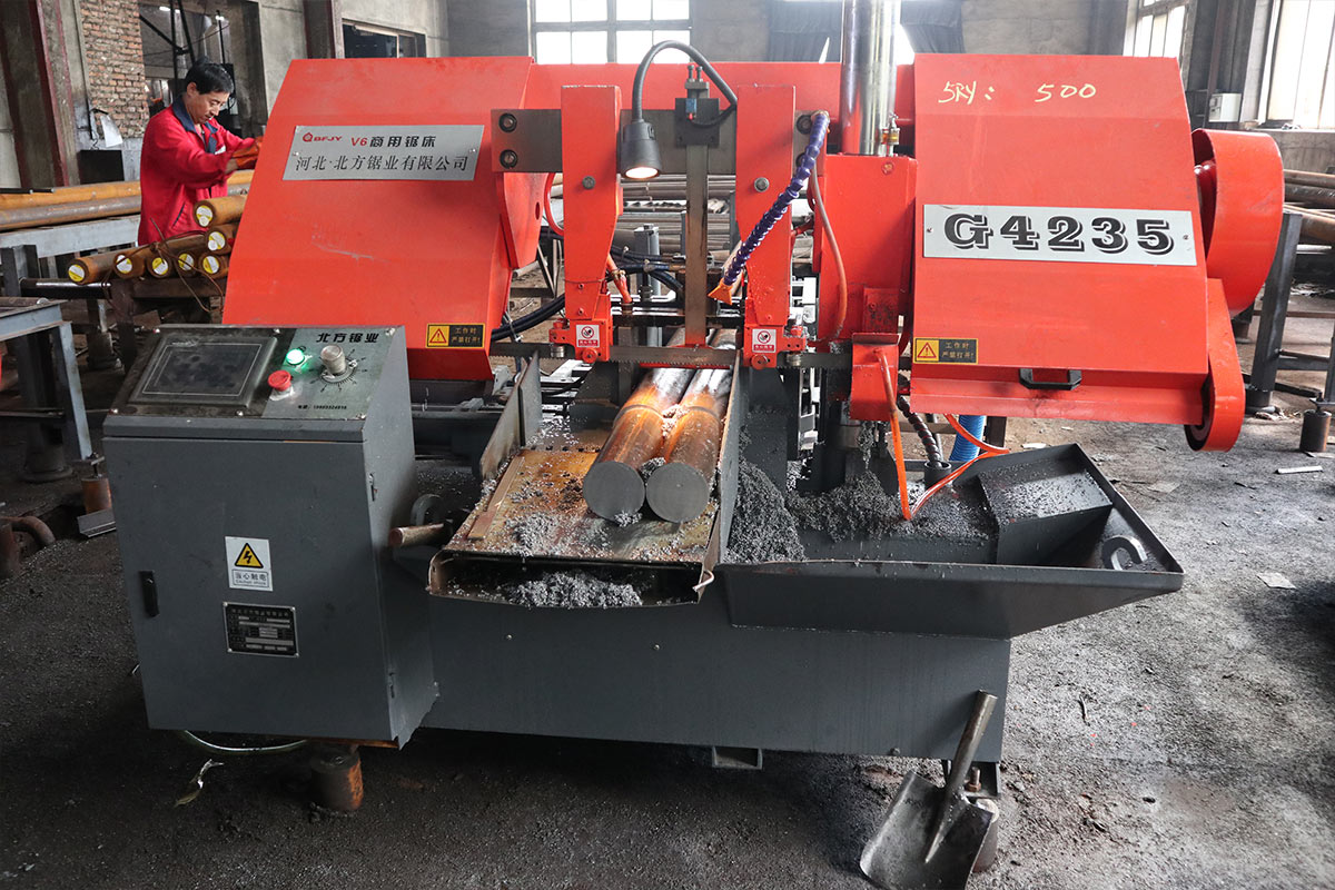 1734663397693916.jpg 鋸床